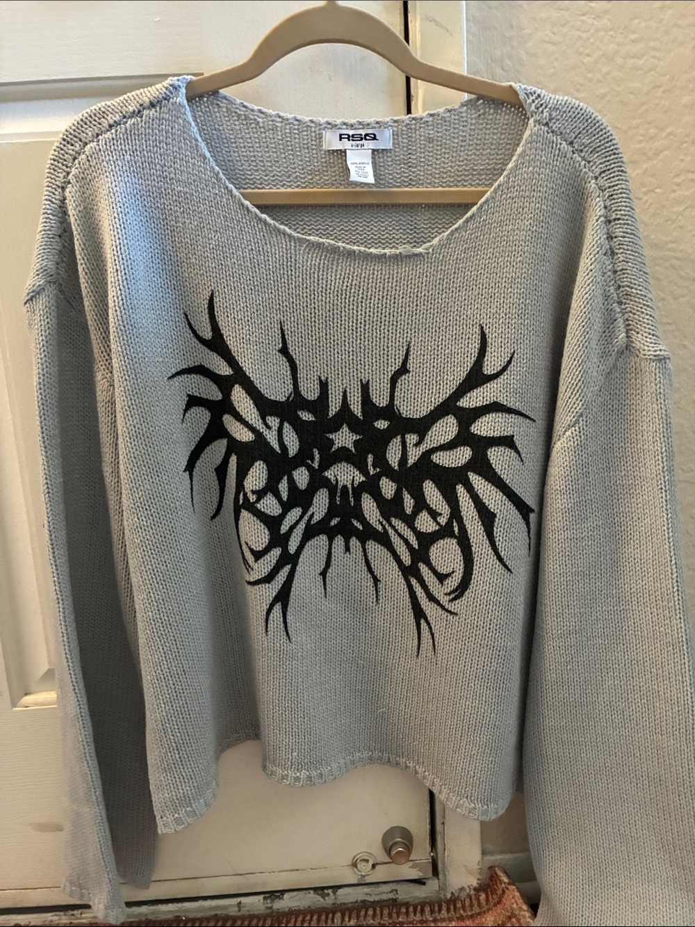 RSQ Light Gray Crewneck Sweater with Black Graphic